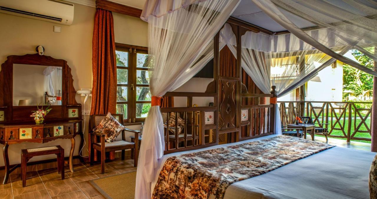 Neptune Palm Beach Boutique Resort & Spa Galu Esterno foto