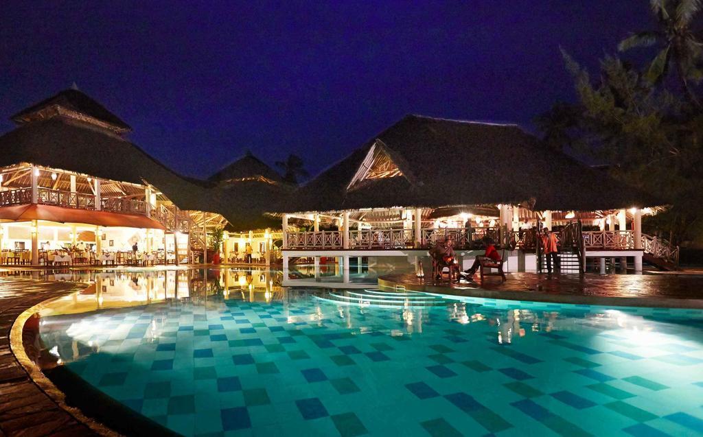 Neptune Palm Beach Boutique Resort & Spa Galu Esterno foto