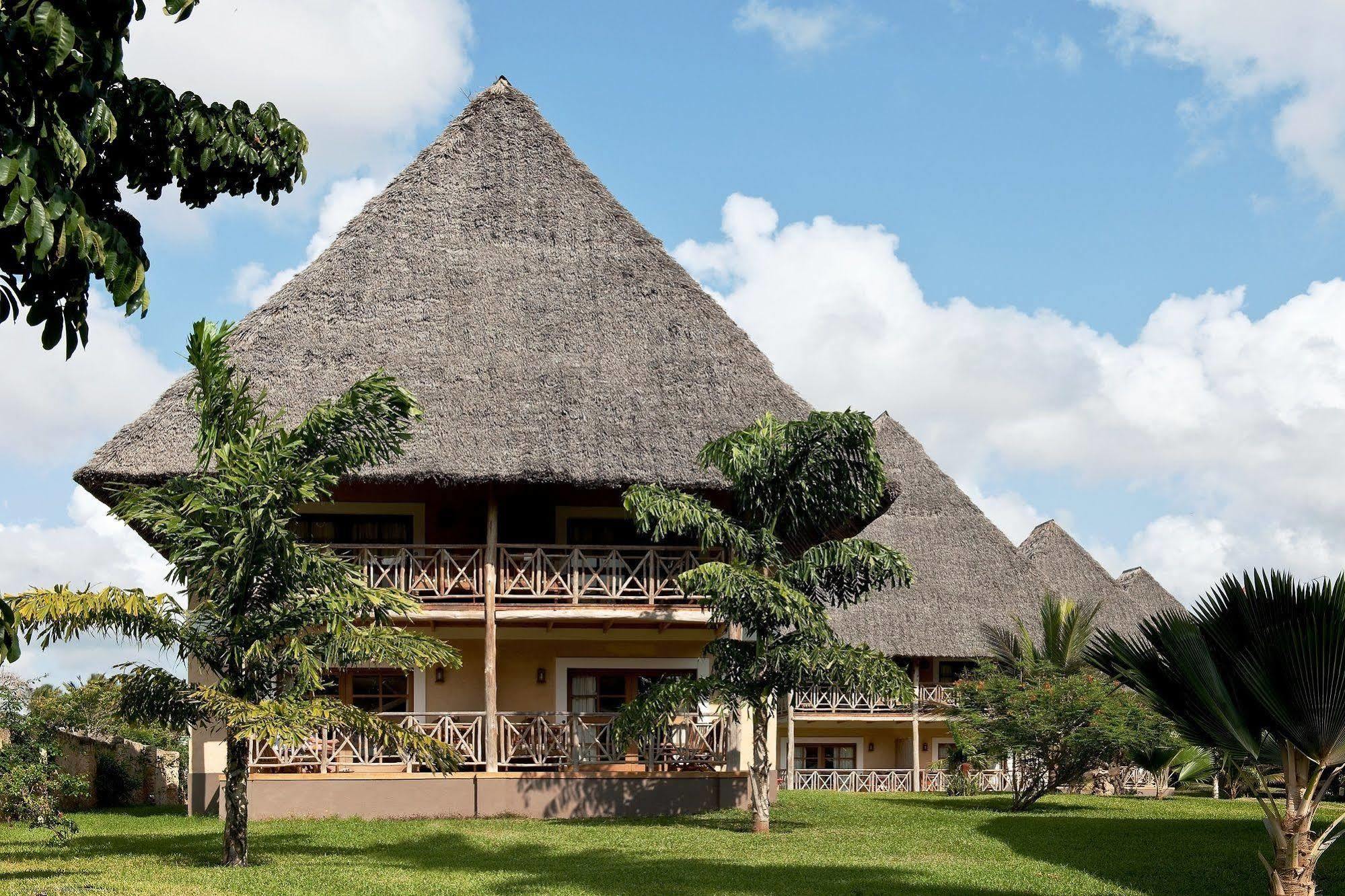 Neptune Palm Beach Boutique Resort & Spa Galu Esterno foto
