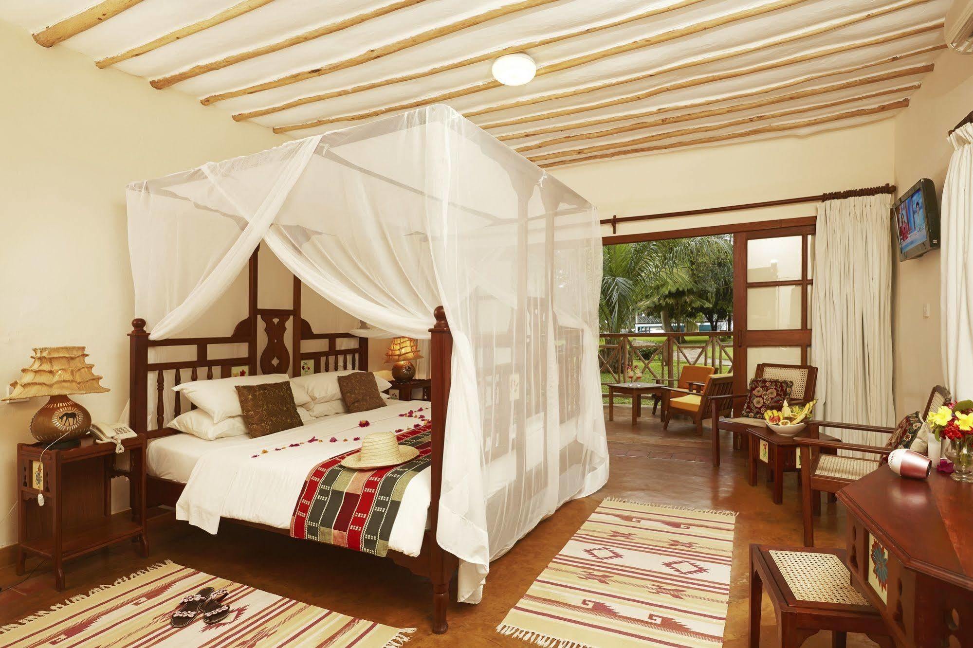 Neptune Palm Beach Boutique Resort & Spa Galu Esterno foto