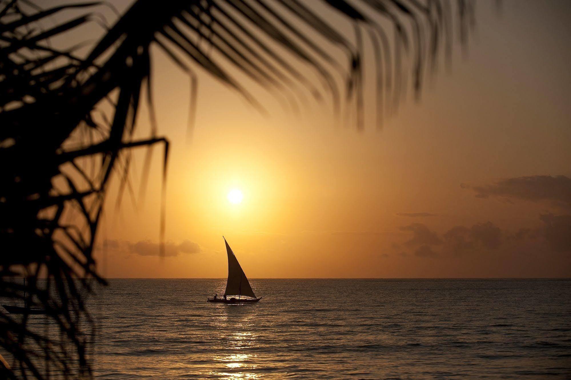 Neptune Palm Beach Boutique Resort & Spa Galu Esterno foto