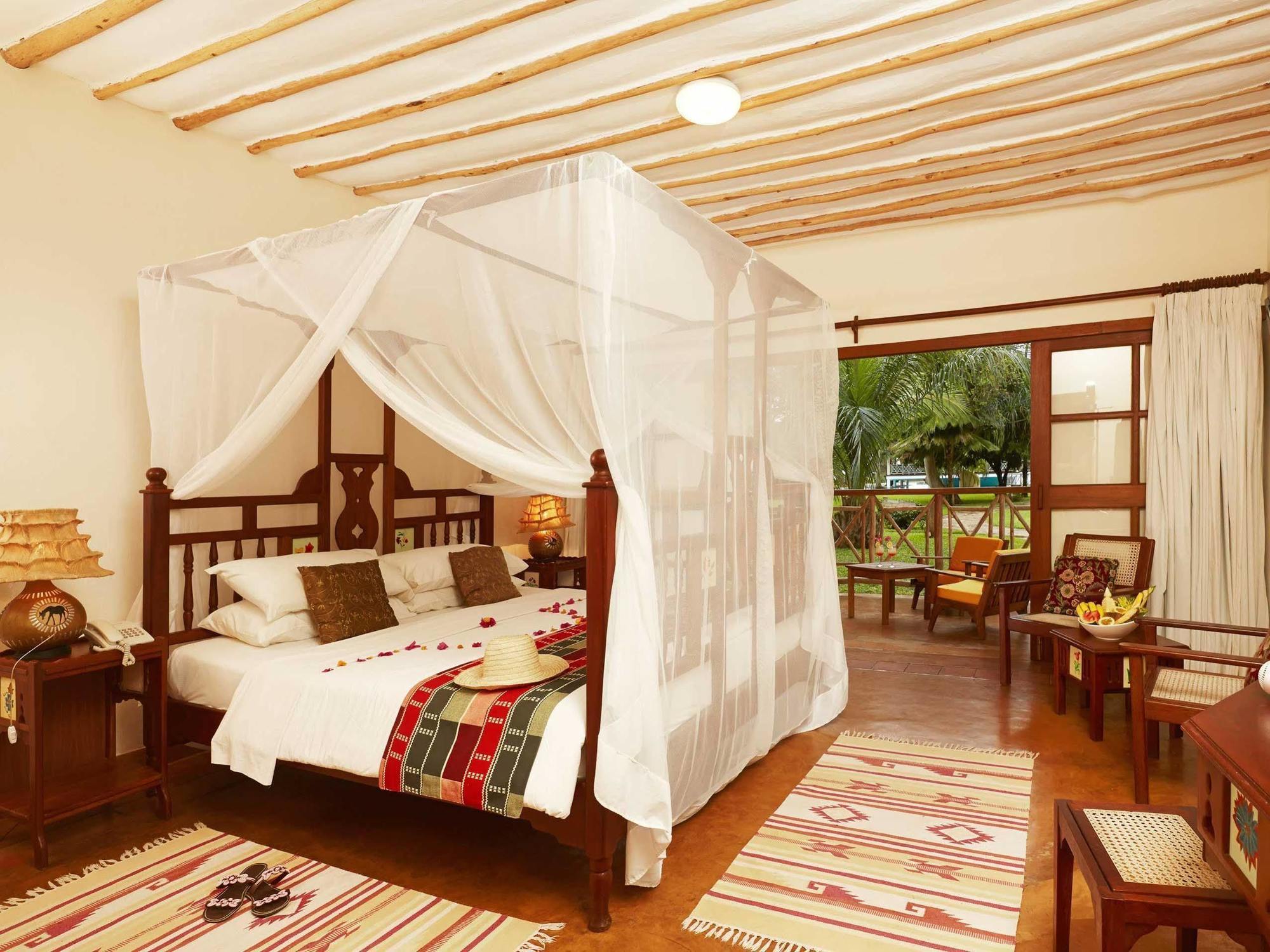 Neptune Palm Beach Boutique Resort & Spa Galu Esterno foto